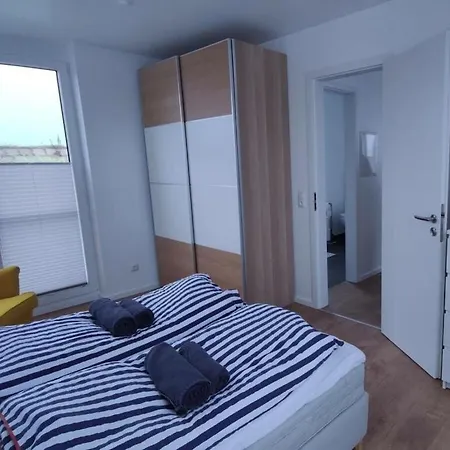 Houseboat Sutje Comfortable Holiday Hotel na wodzie *