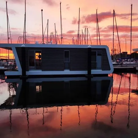 Hotel na wodzie Houseboat Sutje Comfortable Holiday